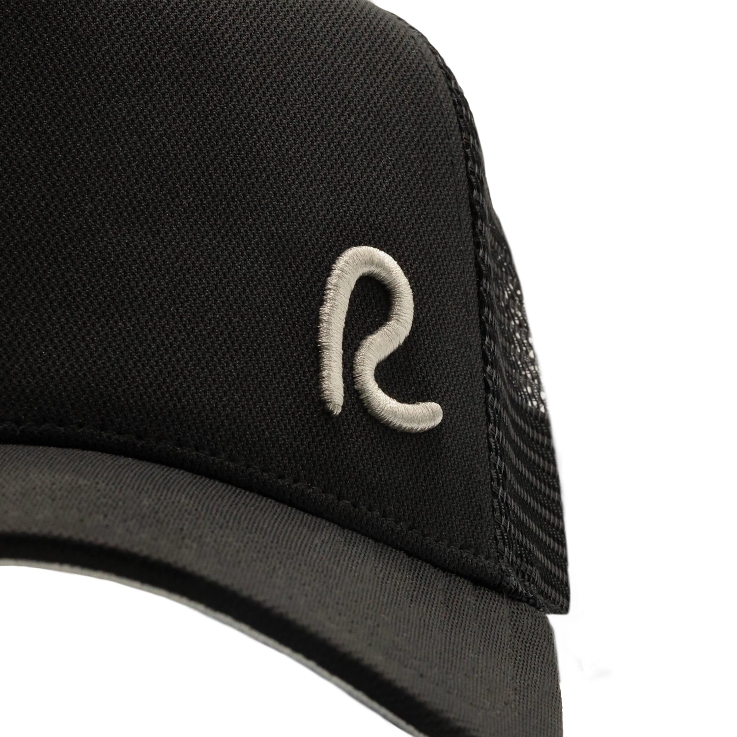 Rewired 2.0 Essential R Trucker Cap - Black/Light Grey - Logo