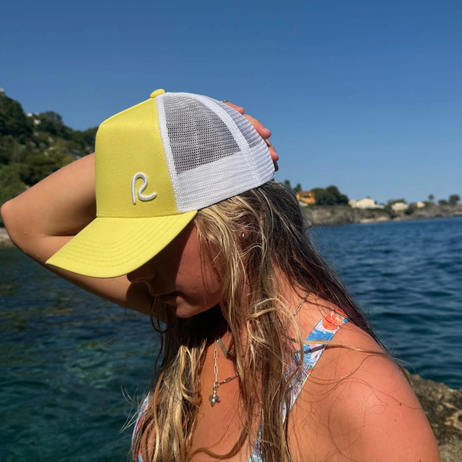 Rewired 2.0 Essential R Trucker Cap - Lemon/White