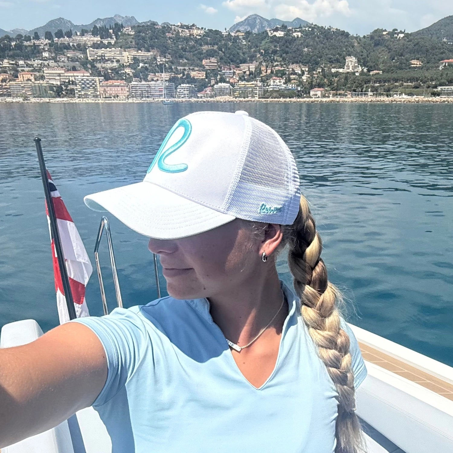 Rewired 2.0 R Trucker Cap - White/Aqua