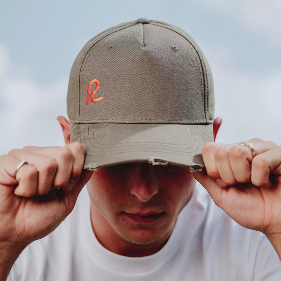 R baseball caps love island shop